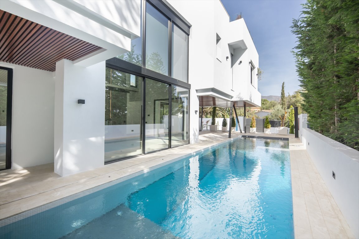 Na sprzedaż luksusowa willa 470 m² z basenem i widokiem na Marbella Hiszpania, Marbella Golden Mile  470m2 Foto 1