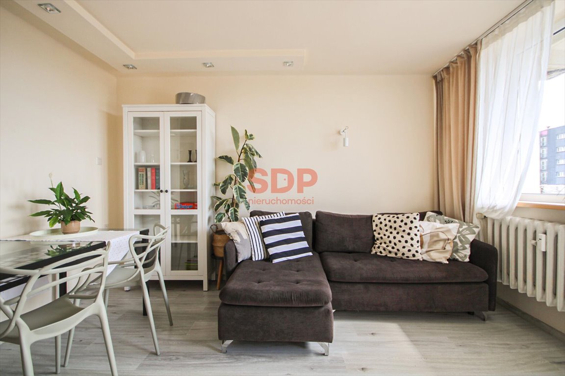 Na sprzedaż przestronne 3-pokojowe mieszkanie 58,75 m² w Katowicach Katowice, Osiedle Tysiąclecia, Tysiąclecia  59m2 Foto 1