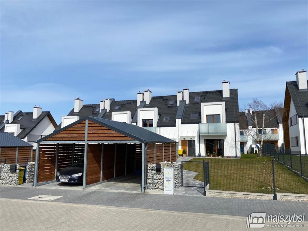 Dom szeregowy 114 m2 z garażem i tarasem w Kołobrzegu Kołobrzeg, Janiska  114m2 Foto 1