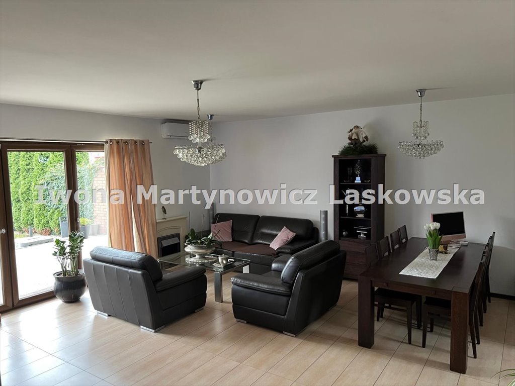 Dom 158 m² z garażem i dużą działką - komfortowa nieruchomość Lubin  158m2 Foto 1
