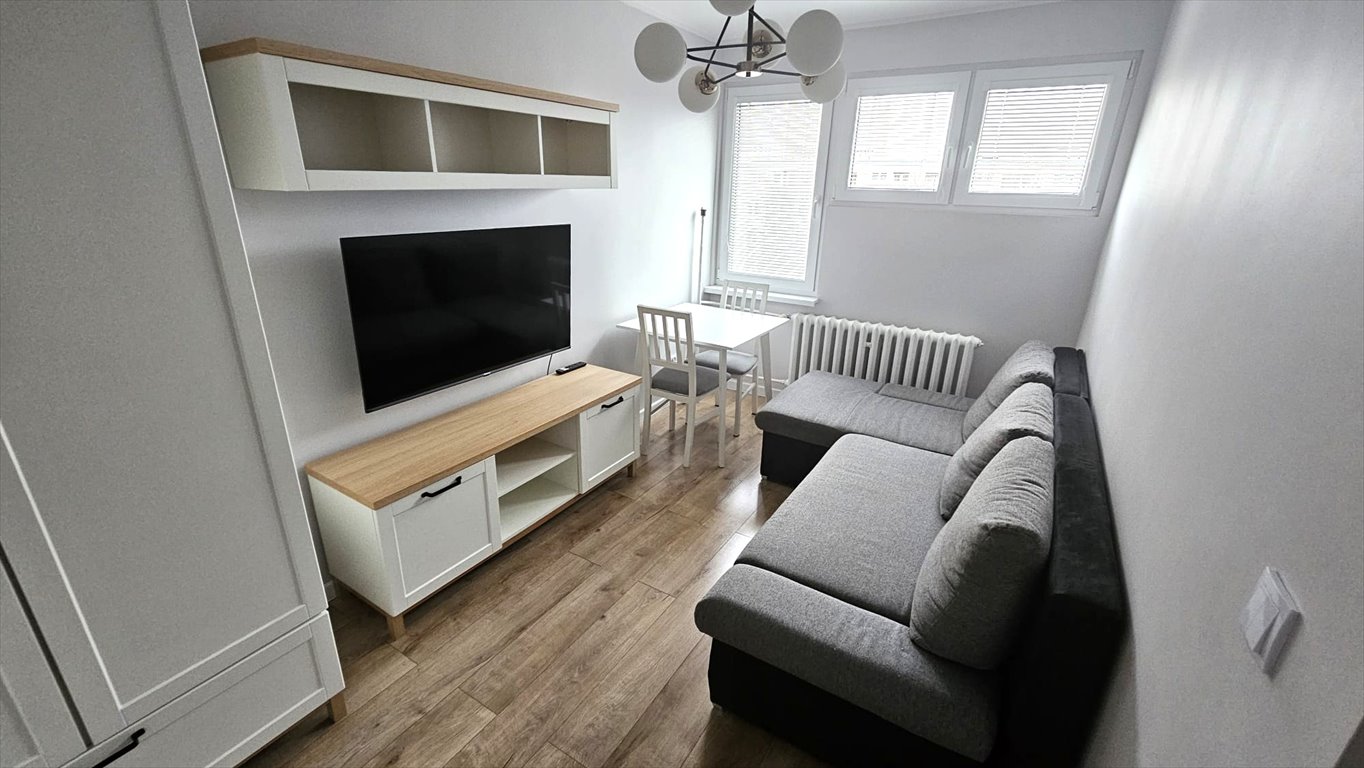 Mieszkanie dwupokojowe na sprzedaż Konin, Broniewskiego 4  31m2 Foto 1