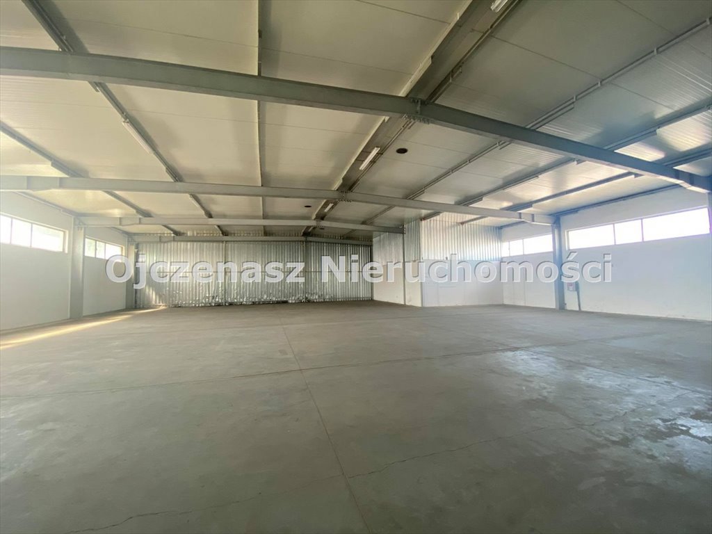 Hala magazynowa 1100 m² z biurem, rampami, placem Bydgoszcz, Brdyujście  1 100m2 Foto 1