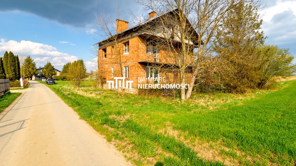 Dom w stanie surowym z dużą działką i 6 pokojami Milcza  210m2 Foto 1