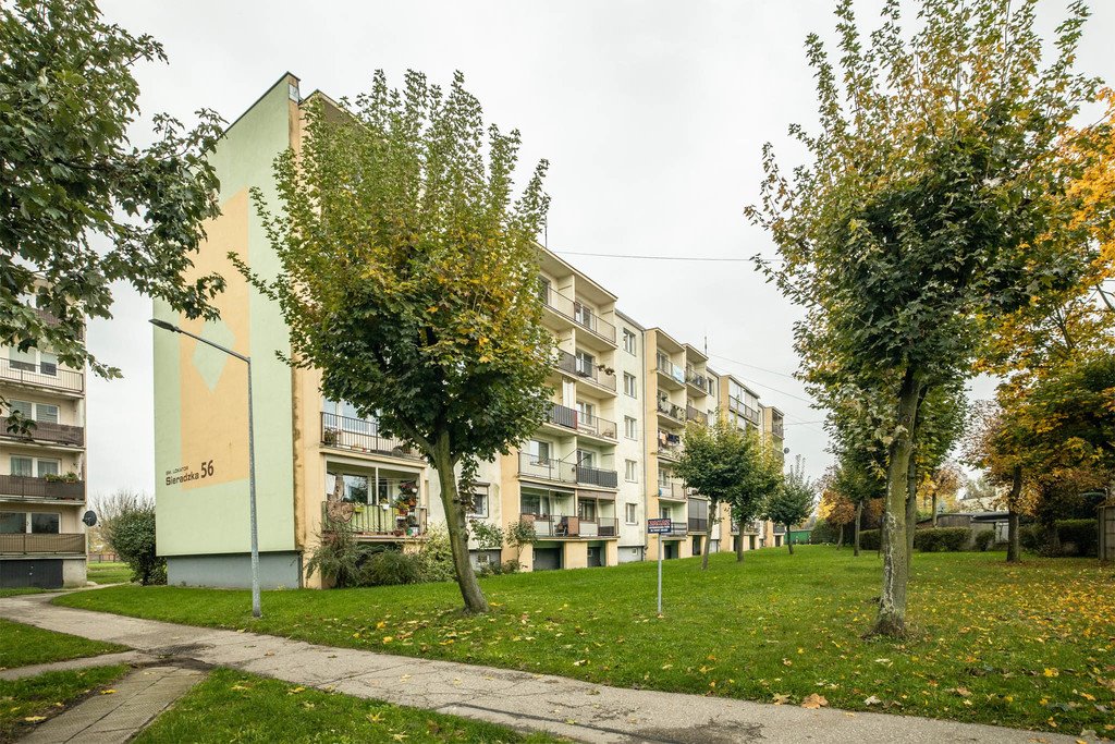 Mieszkanie trzypokojowe na sprzedaż Zduńska Wola, Sieradzka  64m2 Foto 1