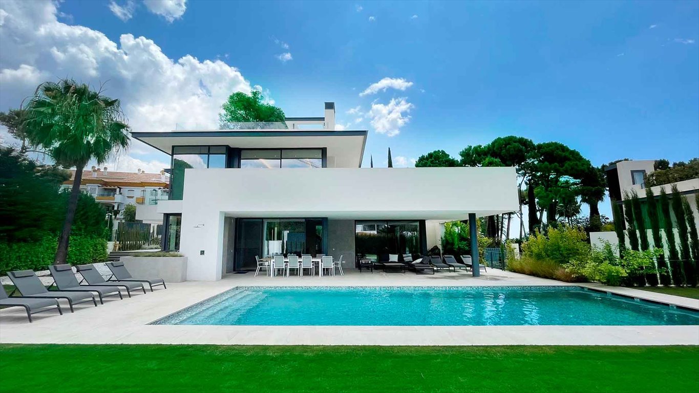 Luksusowa villa na Golden Mile z basenem i widokami. Hiszpania, Marbella Golden Mile - Golden Mile, Marbella Golden Mile - Golden Mile  1 053m2 Foto 1