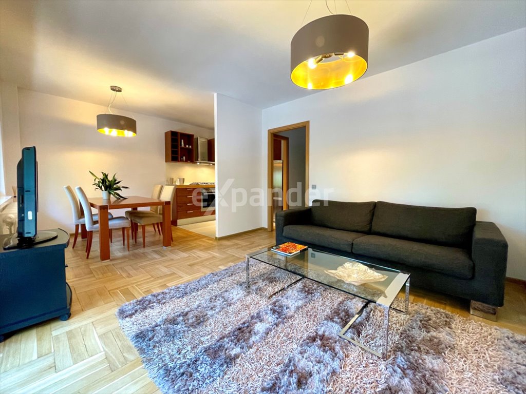 Mieszkanie czteropokojowe  na sprzedaż Bielsko-Biała, Jana Sobieskiego  70m2 Foto 1