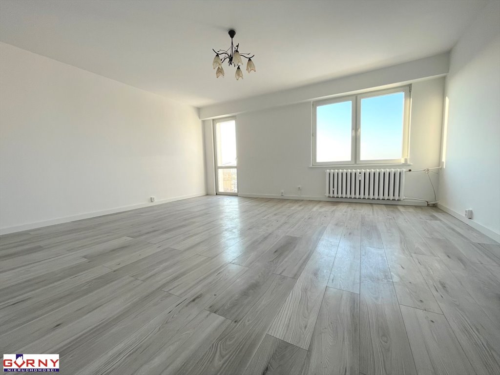 Przestronne 3-pokojowe mieszkanie po remoncie z balkonem i widokiem Sulejów  62m2 Foto 1