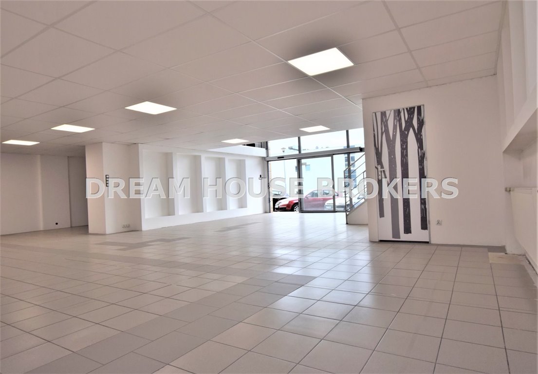 Na wynajem przestronny lokal 260 m² z witryną i parkingiem Rzeszów, Rejtana  260m2 Foto 1
