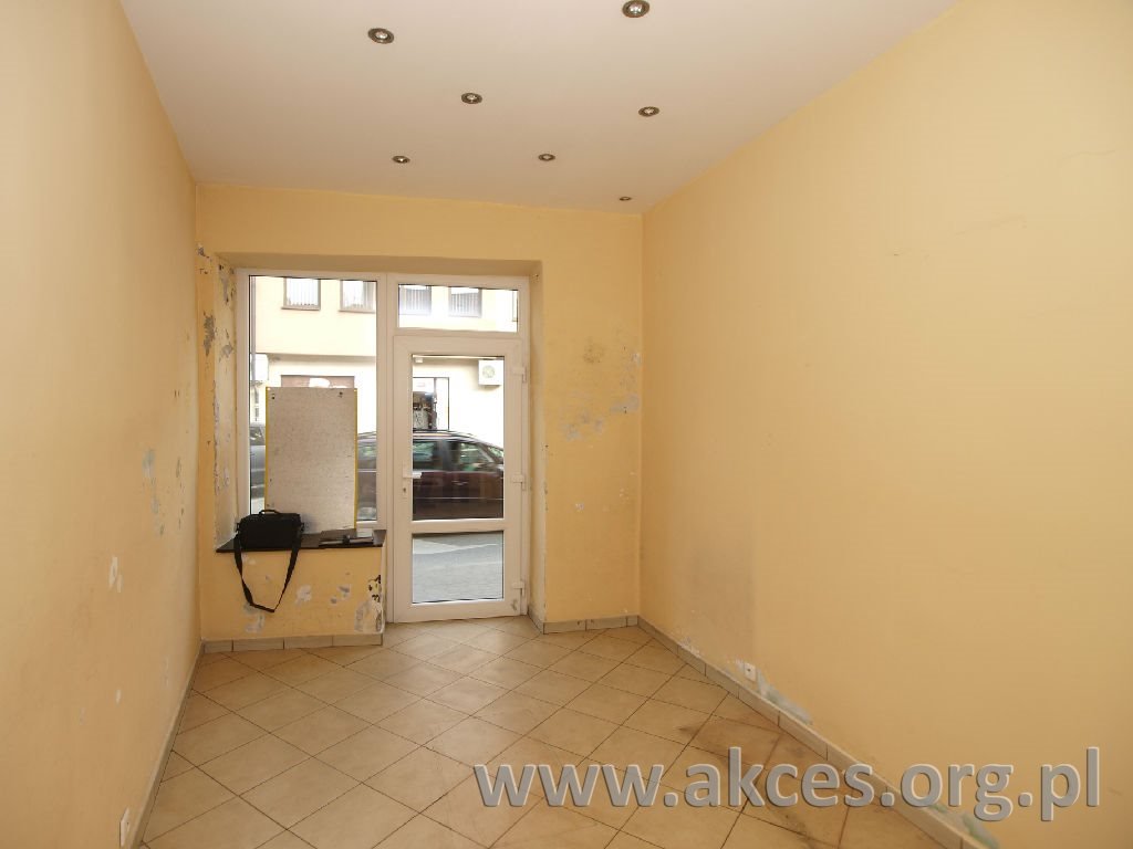 Lokal handlowy 15 m² z witryną w centrum Piaseczna Piaseczno, Centrum  15m2 Foto 1