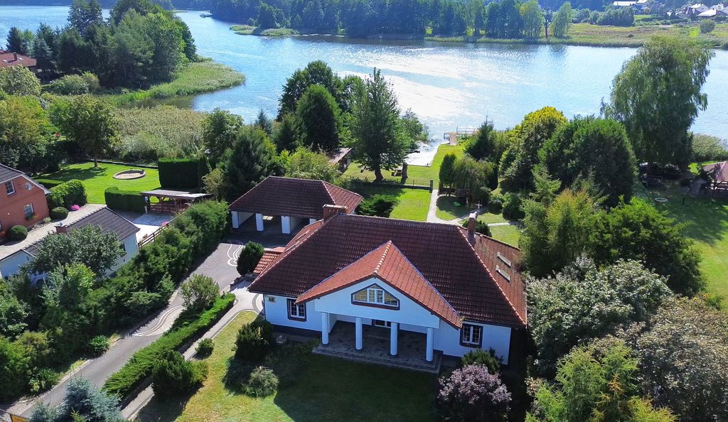 Dom z widokiem na jezioro, własną plażą i garażem Szczecinek, Trzesiecka  324m2 Foto 1
