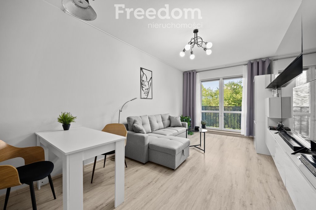 Zapraszam do obejrzenia kawalerki 31,7 m² z balkonem i pełnym wyposażeniem Warszawa, Szczupacza  32m2 Foto 1