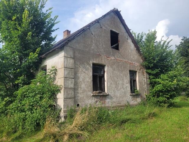 Urokliwe siedlisko z domem do remontu i budynkami - 4263 m² Łebki Duże  80m2 Foto 1