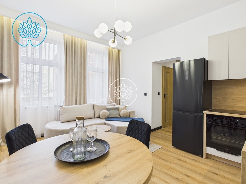 Nowoczesne 25m2 z klimatyzacją, marmurem i złotymi akcentami Bydgoszcz, Bocianowo  25m2 Foto 1