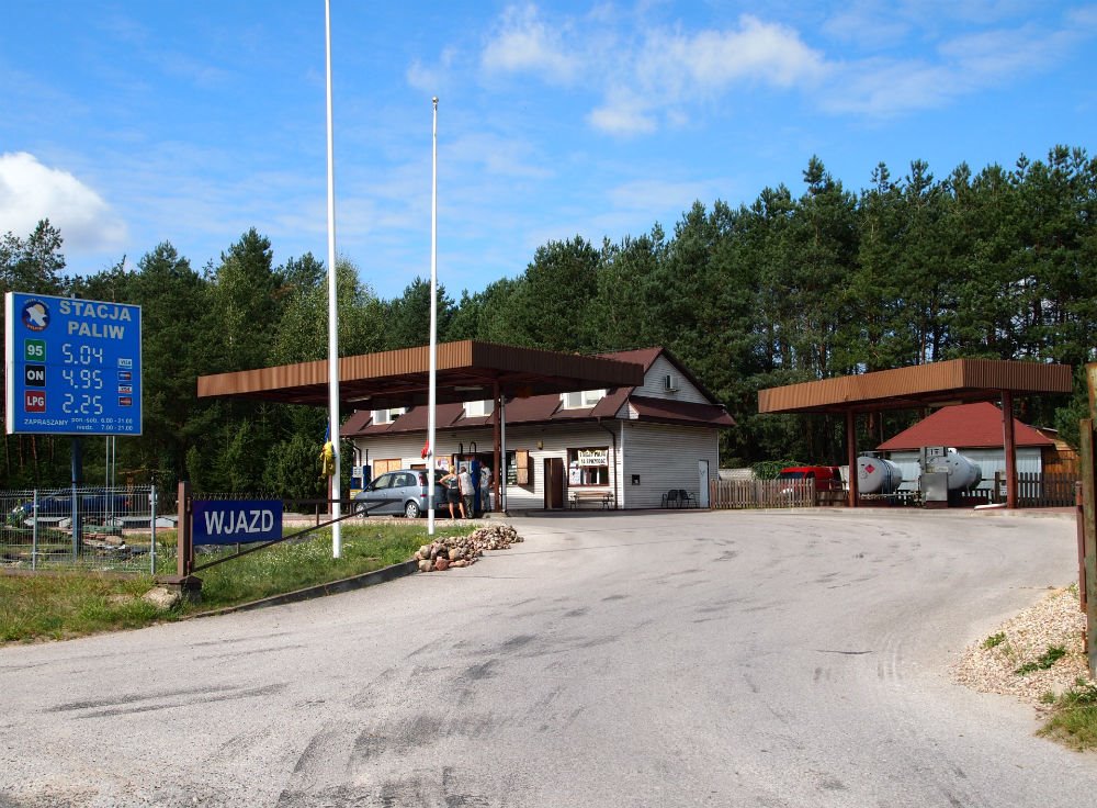 Dochody i komfort: stacja paliw z mieszkaniem w Głowaczowie Głowaczów, Bankowa  150m2 Foto 1