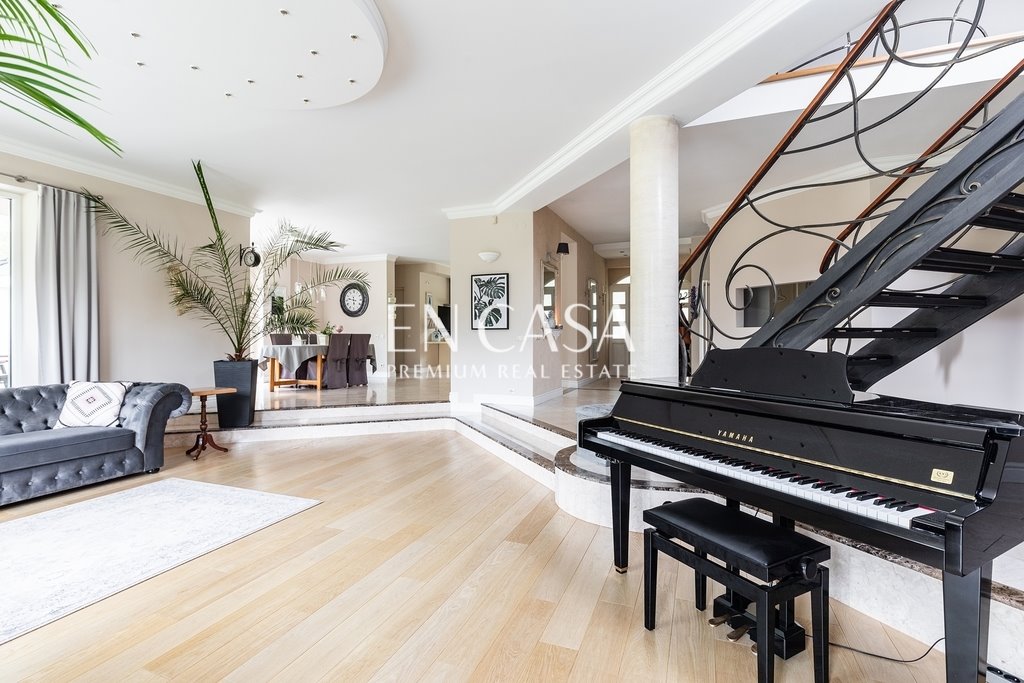 Przestronny dom 378 m² w spokojnej okolicy z ogrodem Osowiec  303m2 Foto 1