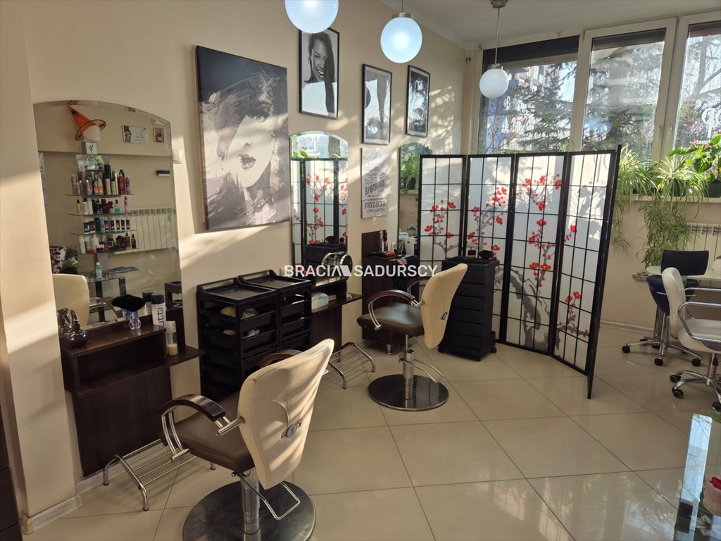 W pełni wyposażony salon fryzjerski z klientelą i parkingiem Kraków, Śródmieście , Śródmieście, 29 listopada  64m2 Foto 1