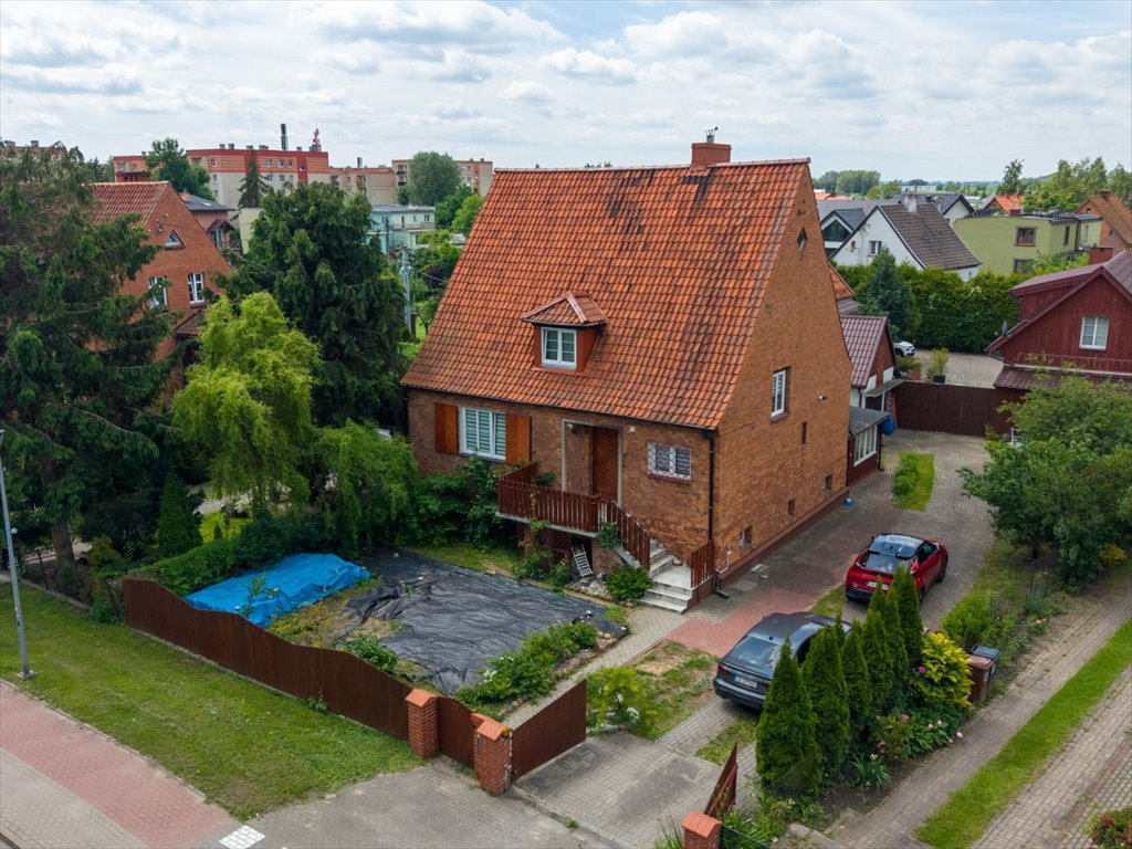 Przestronny dom z dwoma lokalami, garażem i dużą piwnicą Nowy Dwór Gdański, Morska  178m2 Foto 1