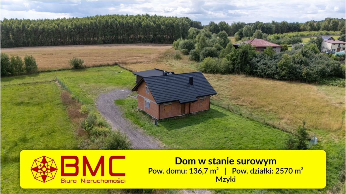 Dom w stanie surowym z dużym potencjałem, 136 m² Mzyki, Szkolna  137m2 Foto 1