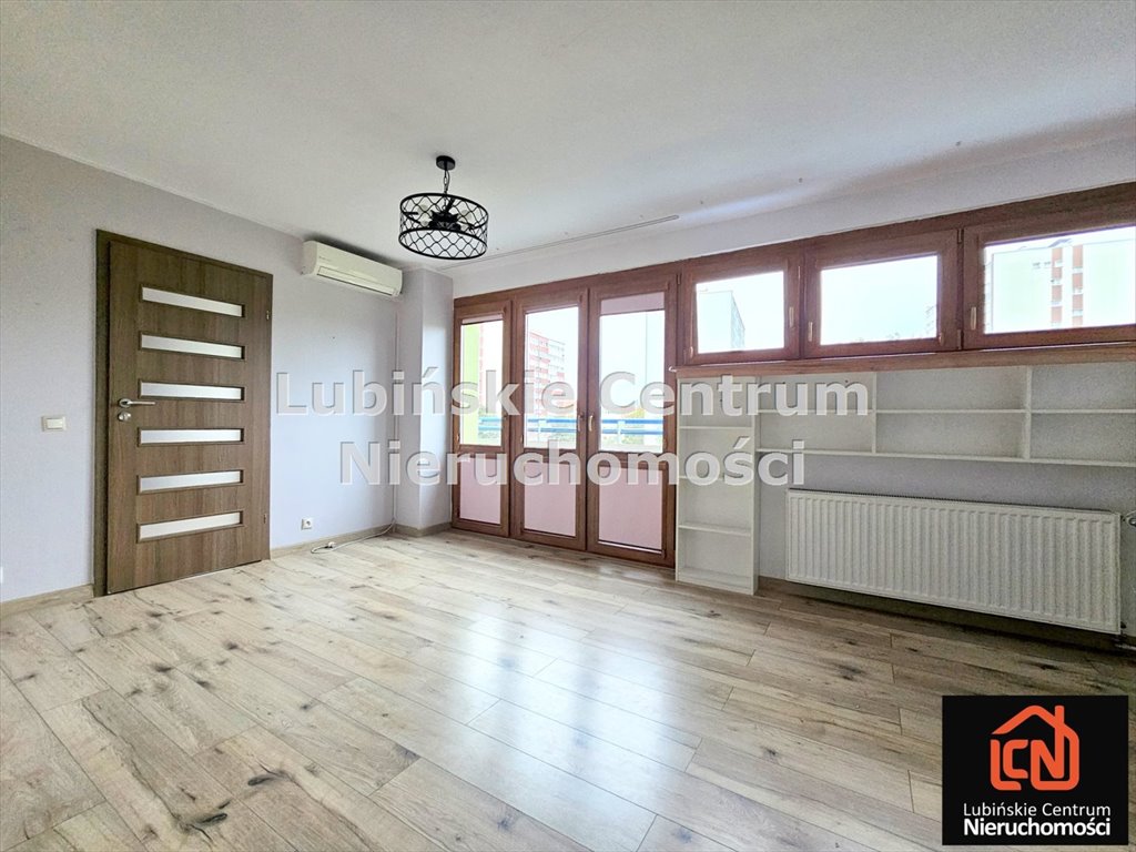 Mieszkanie trzypokojowe na sprzedaż Lubin, Centrum  56m2 Foto 1