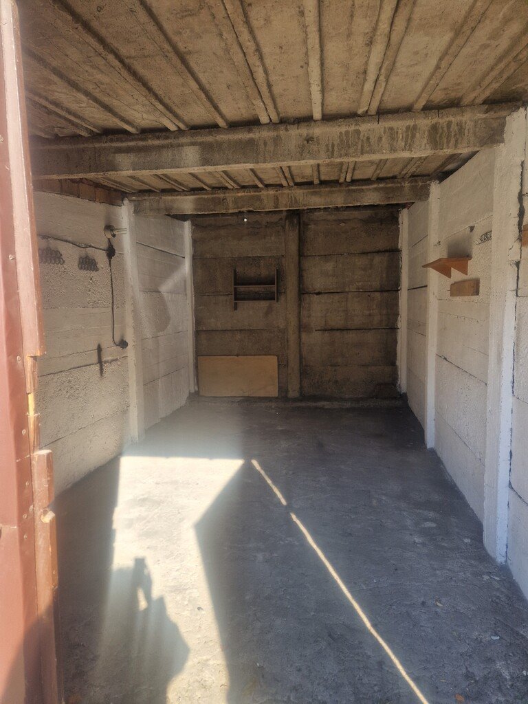 Sprzedam garaż 17,5 m² z prądem w Piotrkowie Trybunalskim Piotrków Trybunalski, Adama Próchnika  18m2 Foto 1