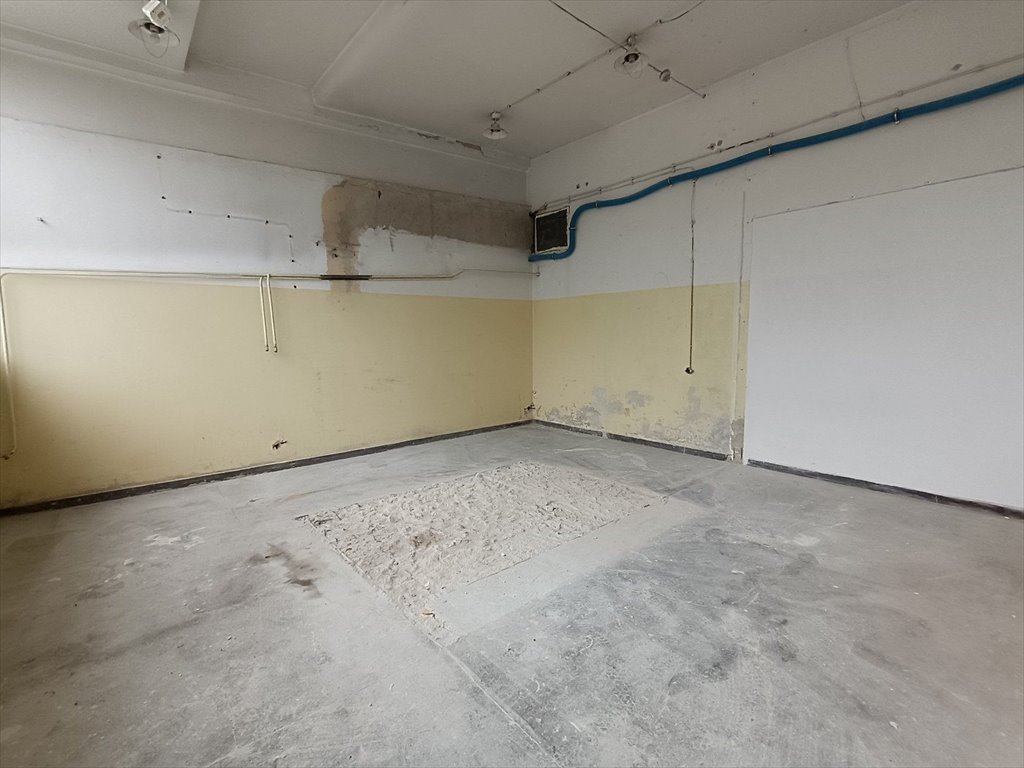 Na wynajem hala 120 m² z rampą, parkingiem i dostępem do prądu Kielce, Pod Telegrafem  120m2 Foto 1