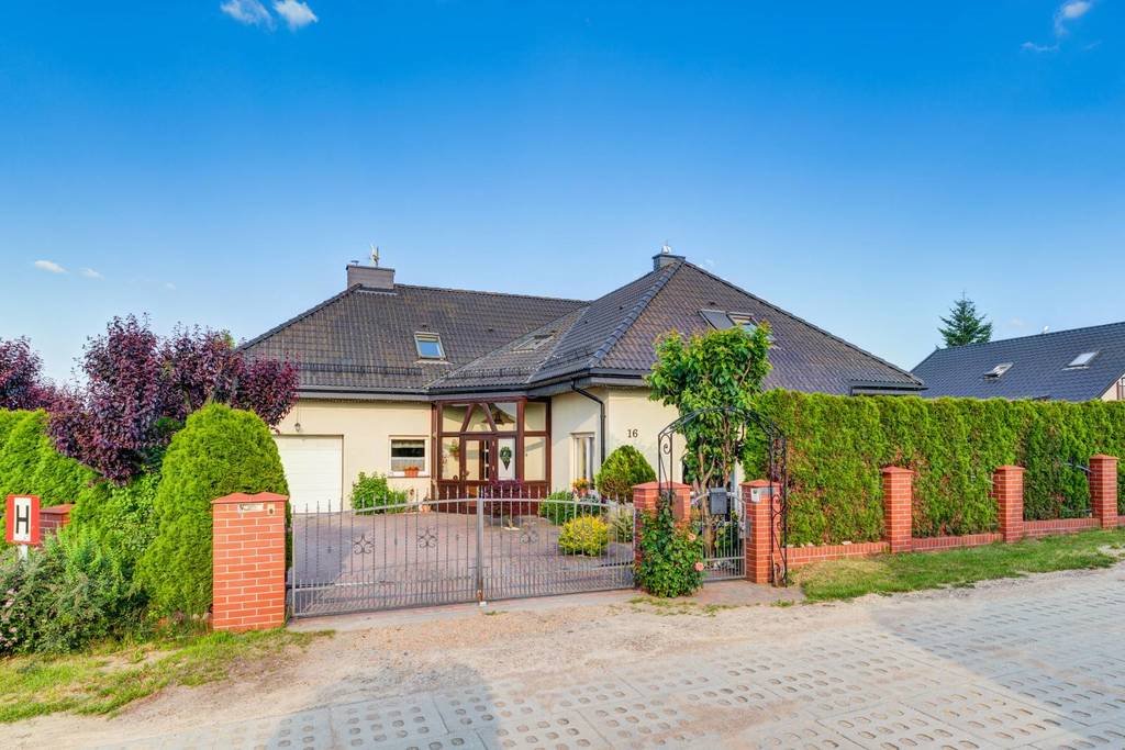 Dom wolnostojący 234 m2 z garażem - Żukowo Jana Pawła II Żukowo, Jana Pawła II  234m2 Foto 1
