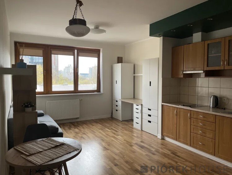 Do sprzedania przestronne 23,3 m² w Warszawie z aneksem kuchennym Warszawa, Wola, Piaskowa  23m2 Foto 1