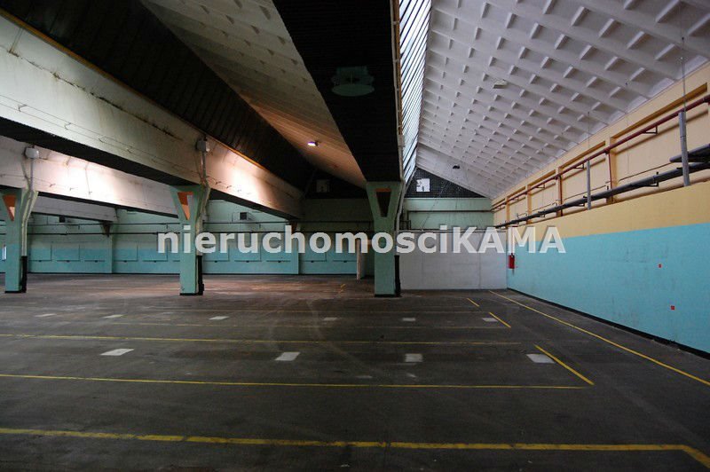 Magazyn 7 500 m² z najemcami i terenem pod centrum. Bielsko-Biała  7 500m2 Foto 1