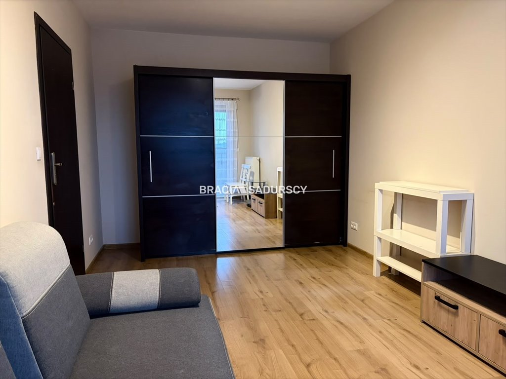 Na wynajem przestronne mieszkanie 47 m² z pięknym widokiem na Kraków Kraków, Mistrzejowice, Kniaźnina  47m2 Foto 1