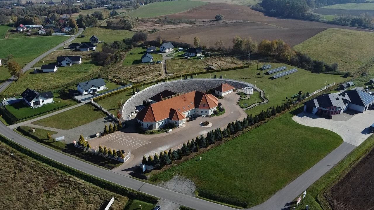 Lokal użytkowy na sprzedaż Sękowa  1 447m2 Foto 1