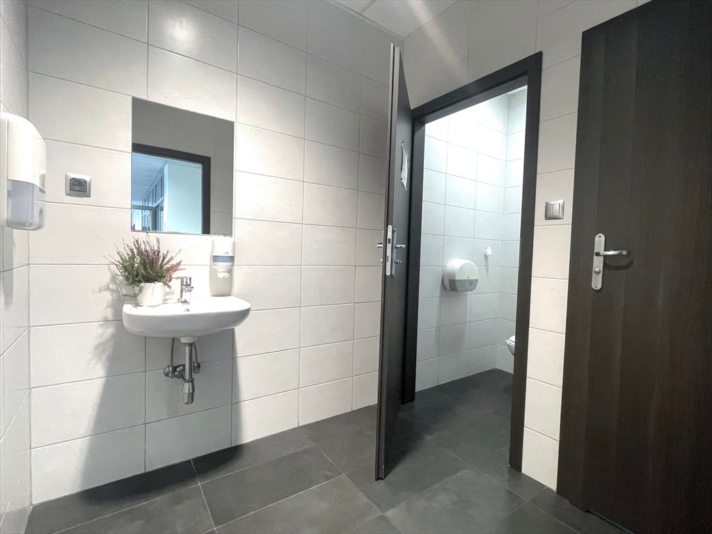 Lokal użytkowy na wynajem Katowice, Wełnowiec, Aleja Korfantego 169  250m2 Foto 9