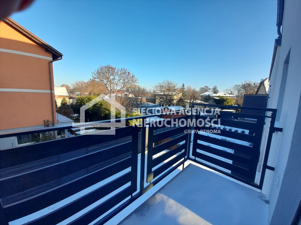 Dwupoziomowe mieszkanie 125 m2 z własną klatką i miejscem parkingowym Rumia, I Dywizji Wojska Polskiego  125m2 Foto 1