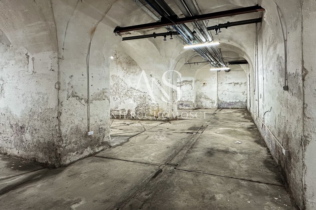 Wynajmę magazyn 300 m² w odrestaurowanym budynku z monitoringiem Szczecin  300m2 Foto 1