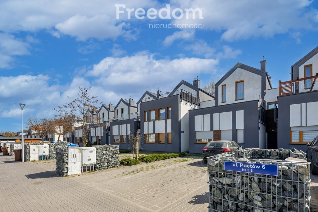 Mieszkanie trzypokojowe na sprzedaż Koninko, Poetów  75m2 Foto 1