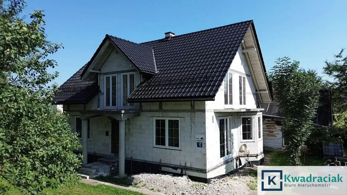 Sprzedam nowoczesny dom 184 m² na dużej działce 34 arów: Zarszyn