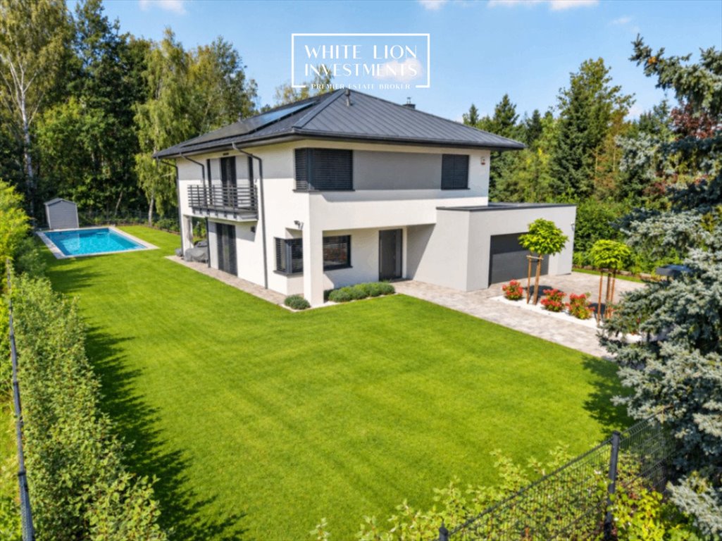 Nowoczesny dom 258 m² z basenem - Sękocin Nowy: Sękocin Nowy