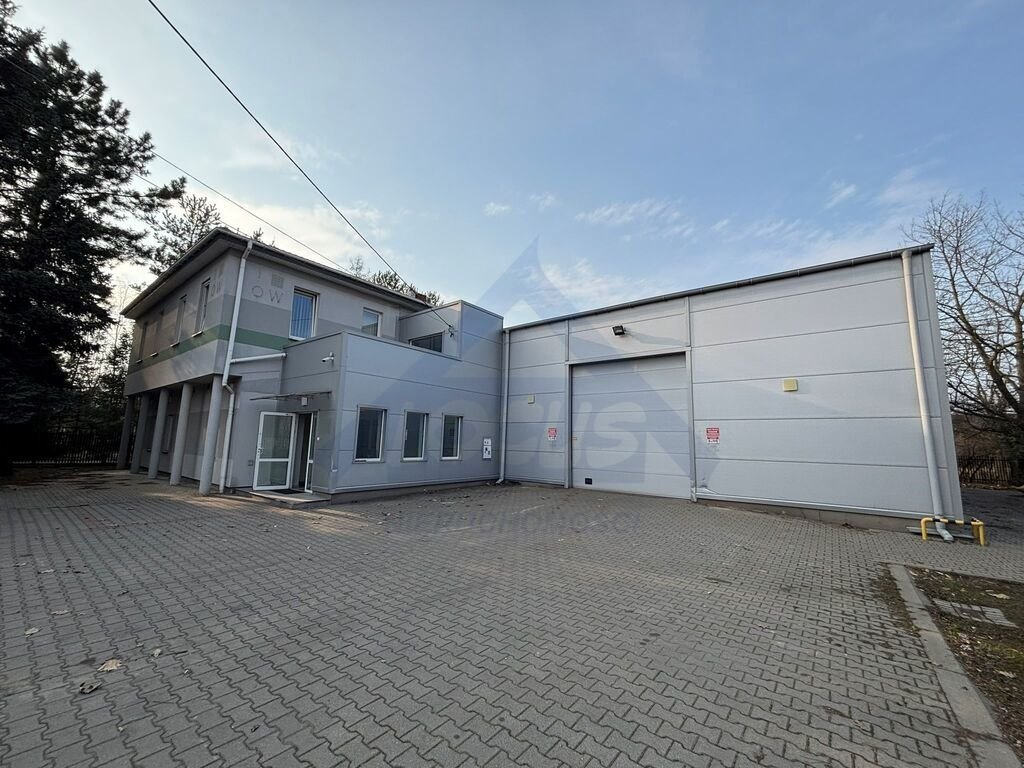 Na wynajem przestronny obiekt biurowo-magazynowy 690 m² w Wawerze Warszawa, Wawer, Zwoleńska  779m2 Foto 1