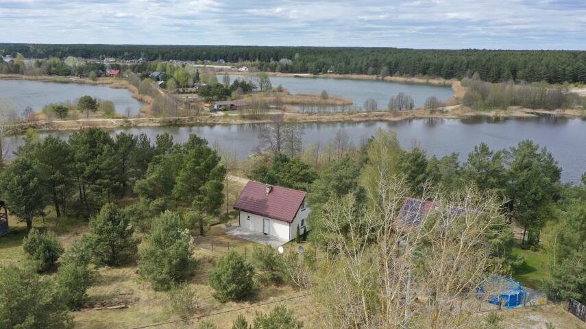 Urokliwy dom z kominkiem, tarasem nad wodą, 85 m² Brzóze Małe  85m2 Foto 1