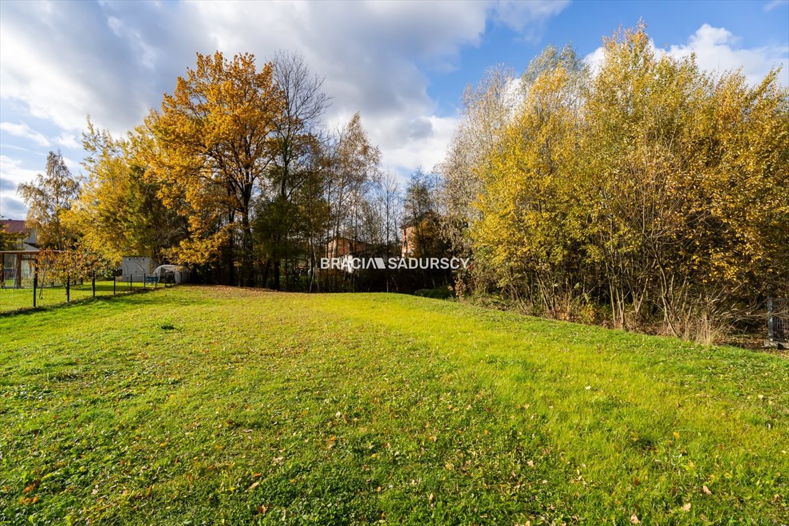 Działka 1282 m² pod zabudowę w Radziszowie z rzeką Radziszów, al. Lipowa  1 282m2 Foto 1