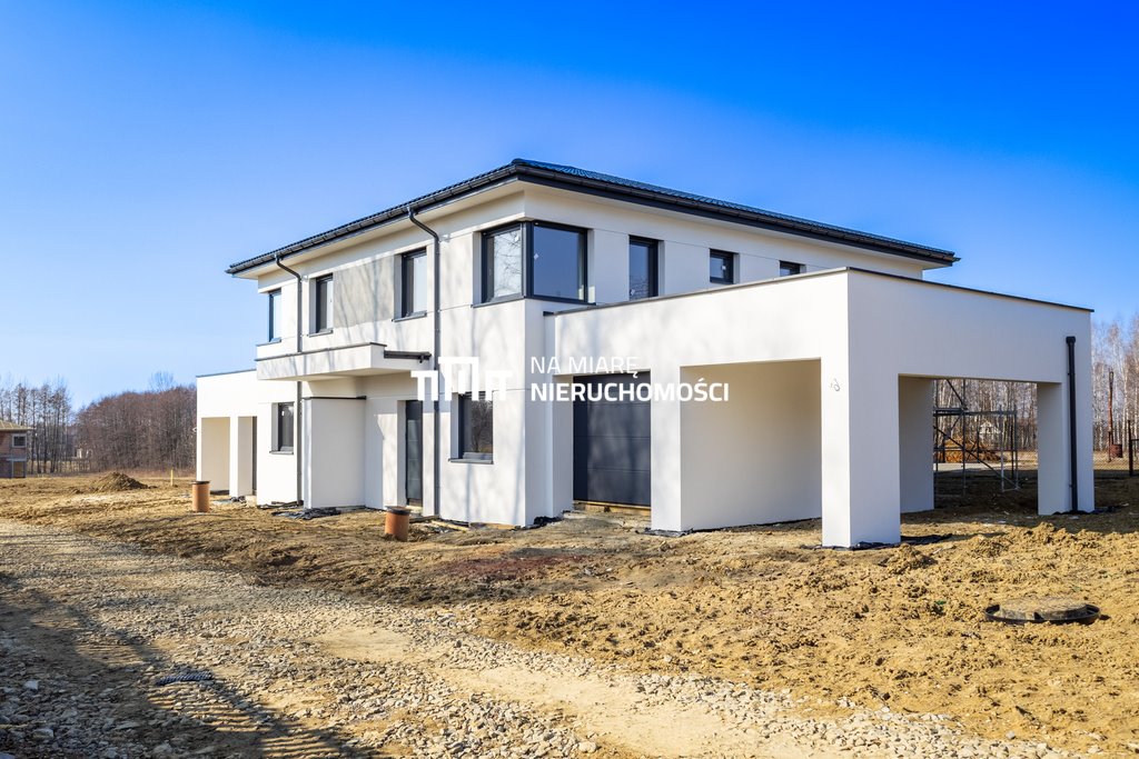 Nowoczesny dom bliźniak 144m2 z fotowoltaiką i dużą działką Krasne  144m2 Foto 1