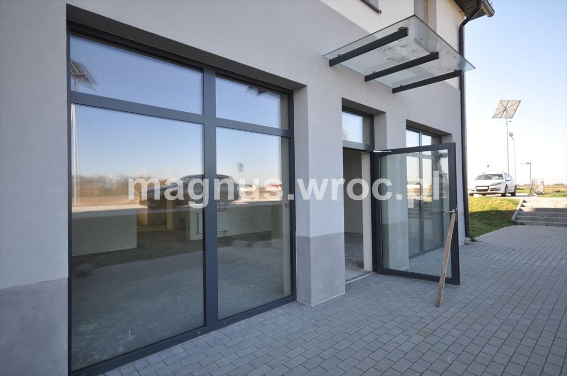 Lokal usługowy 103 m2 z witrynami i miejscem parkingowym Zacharzyce  103m2 Foto 1