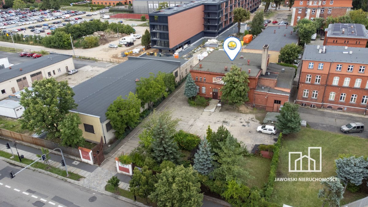 Atrakcyjny lokal 655m2 z parkingiem i windą w centrum Gniezna Gniezno, Bolesława Chrobrego  655m2 Foto 1