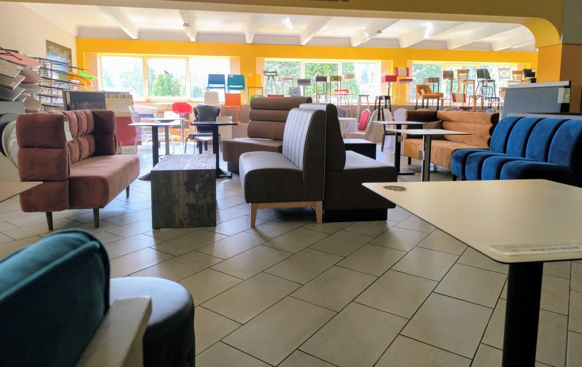 Lokal użytkowy na wynajem Katowice  144m2 Foto 1