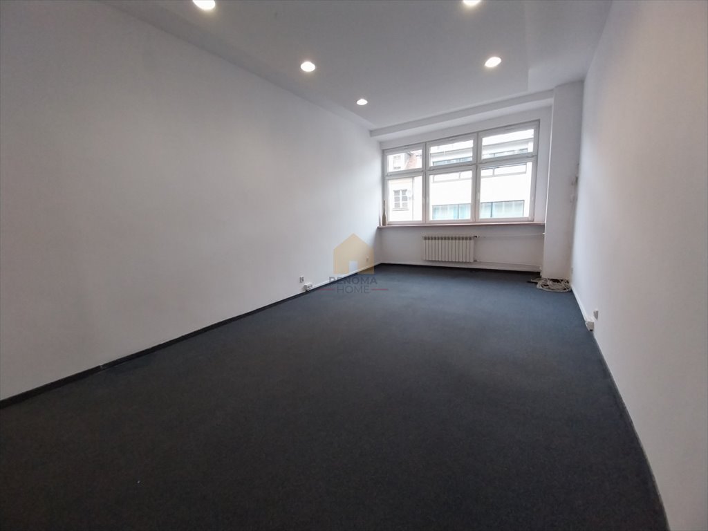 Atrakcyjny lokal 27 m2 w centrum Wrocławia z dużym oknem Wrocław, Stare Miasto  27m2 Foto 1