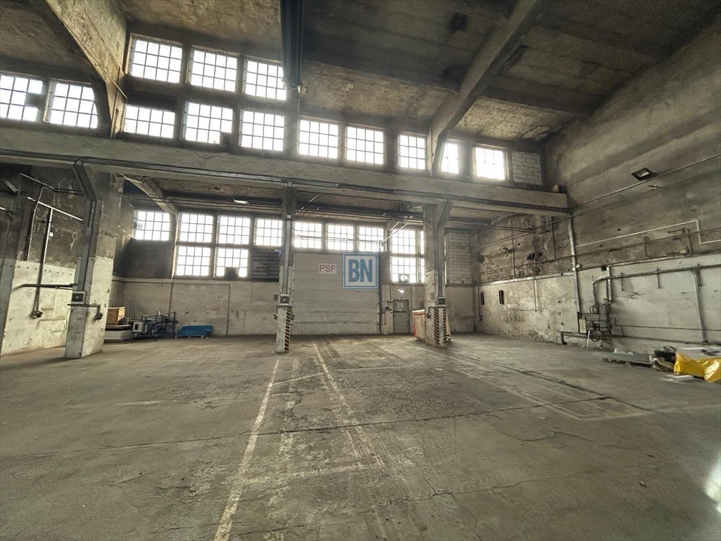 Hala produkcyjno-magazynowa 1400m² z biurami i mediami Gliwice  700m2 Foto 1