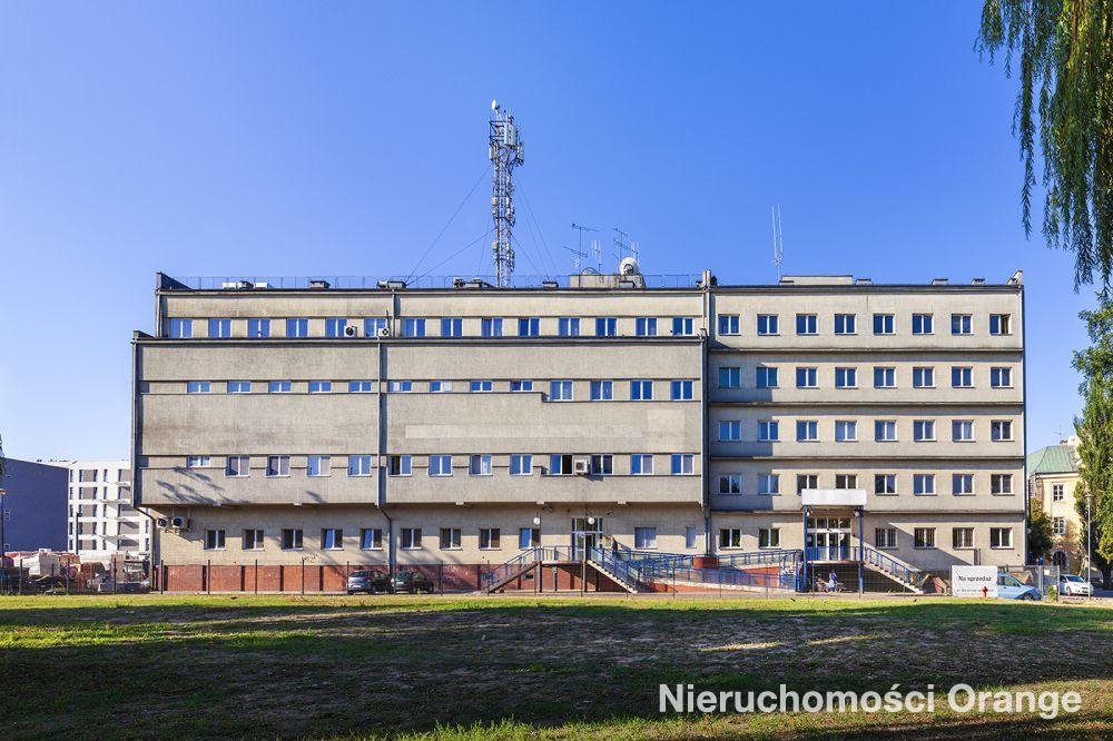 Polecam! Duży lokal usługowy 3980 m² z własnym parkingiem w centrum Skierniewic: Skierniewice: ul. Jagiellońska