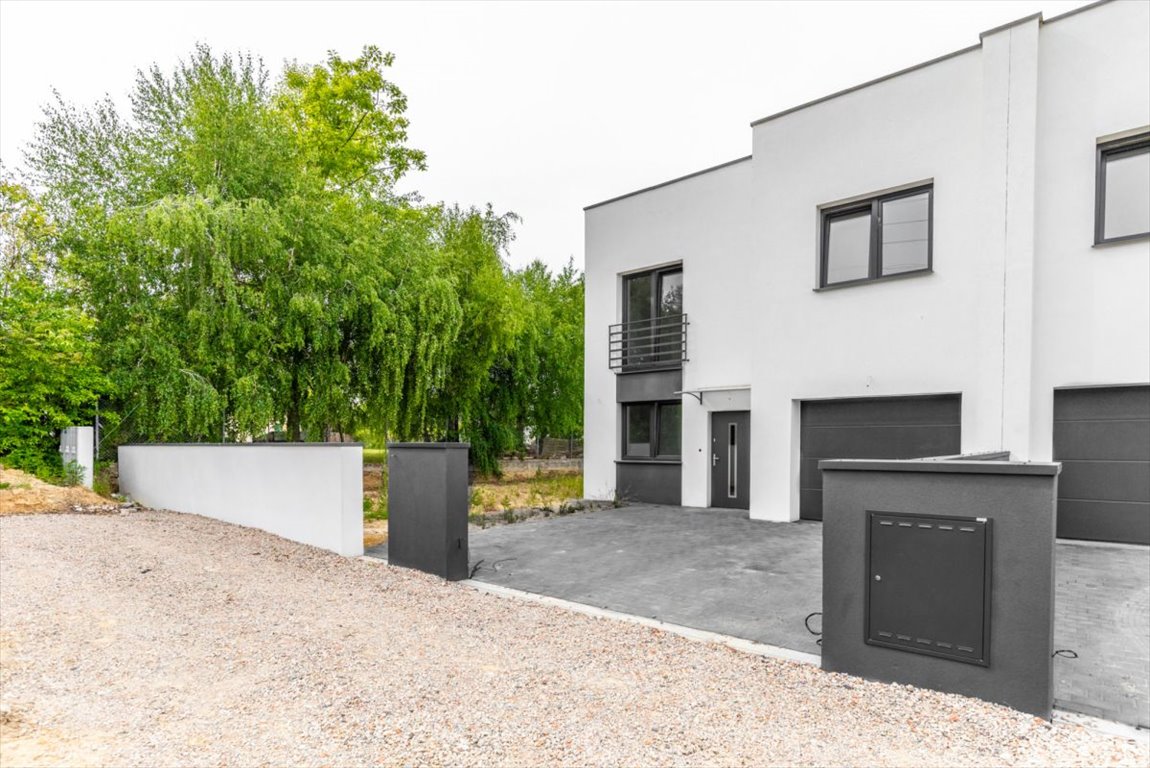 Dom bliźniak 145 m2 z garażem i nowoczesnym ogrzewaniem Jastków  145m2 Foto 1