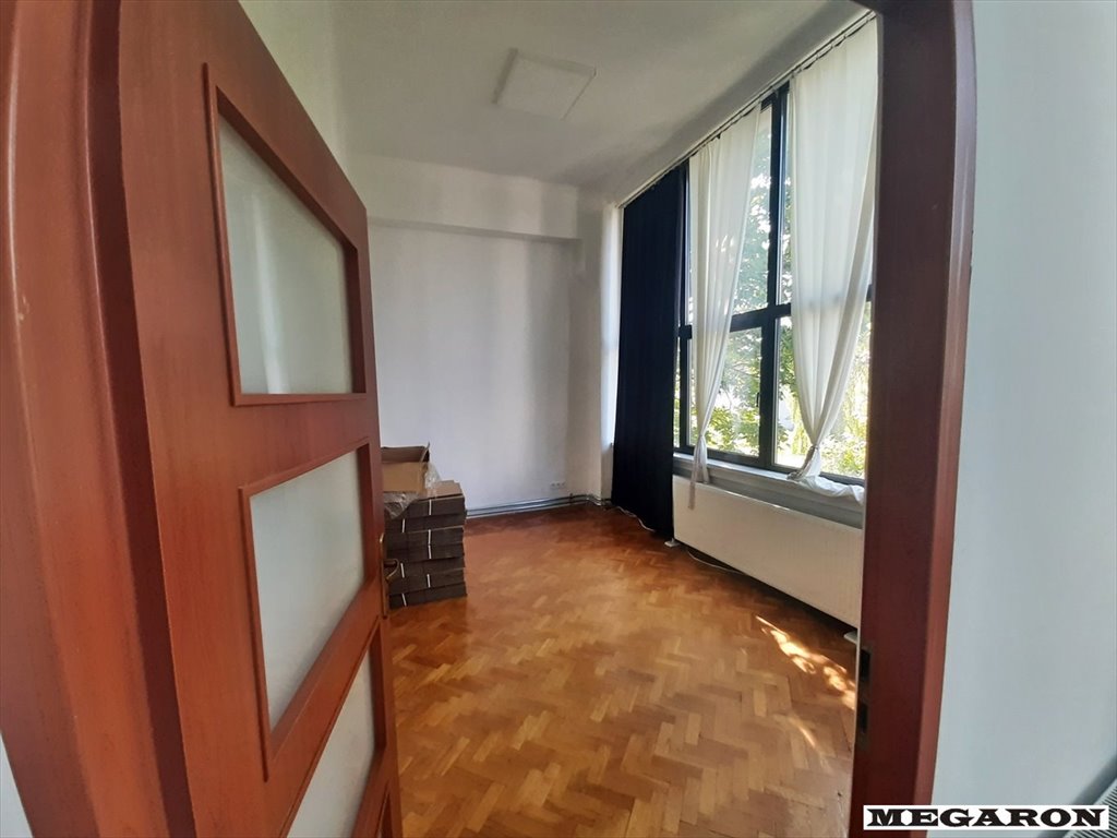 Wynajem lokalu 250 m² z biurami i halami w Częstochowie Częstochowa  250m2 Foto 1
