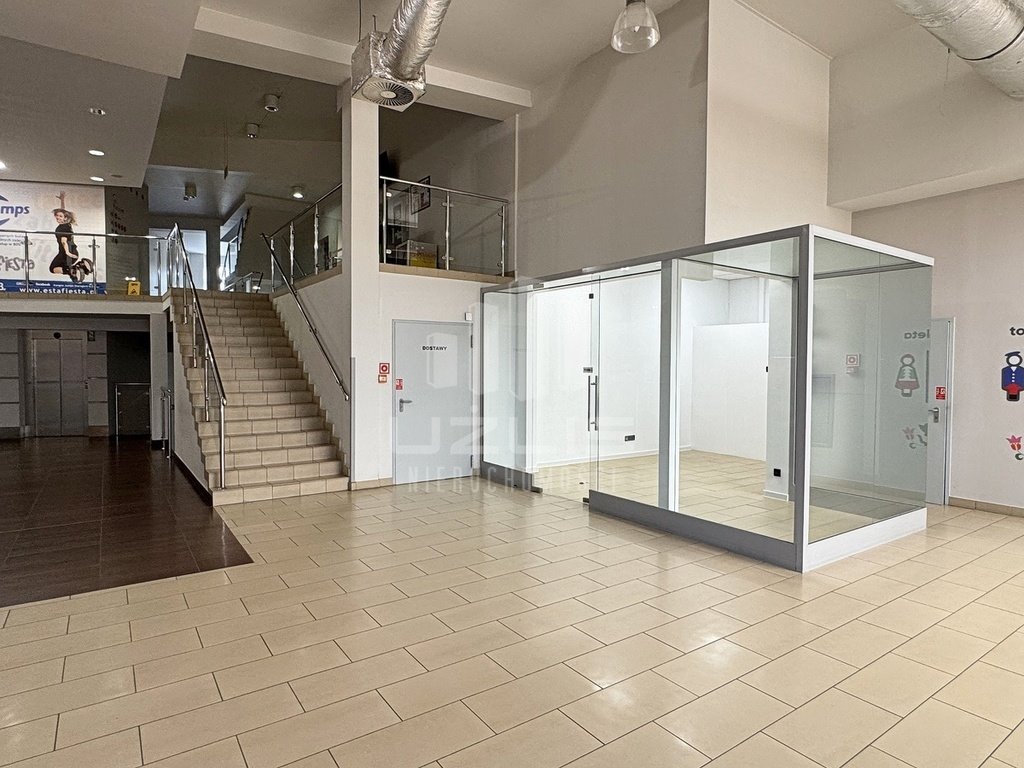 Lokal użytkowy na wynajem Starogard Gdański, Lubichowska  19m2 Foto 1