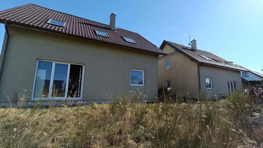 Zapraszam do obejrzenia dwurodzinnego domu 320 m² z kominkami i ogródkiem Banino, Kubusia Puchatka  320m2 Foto 1